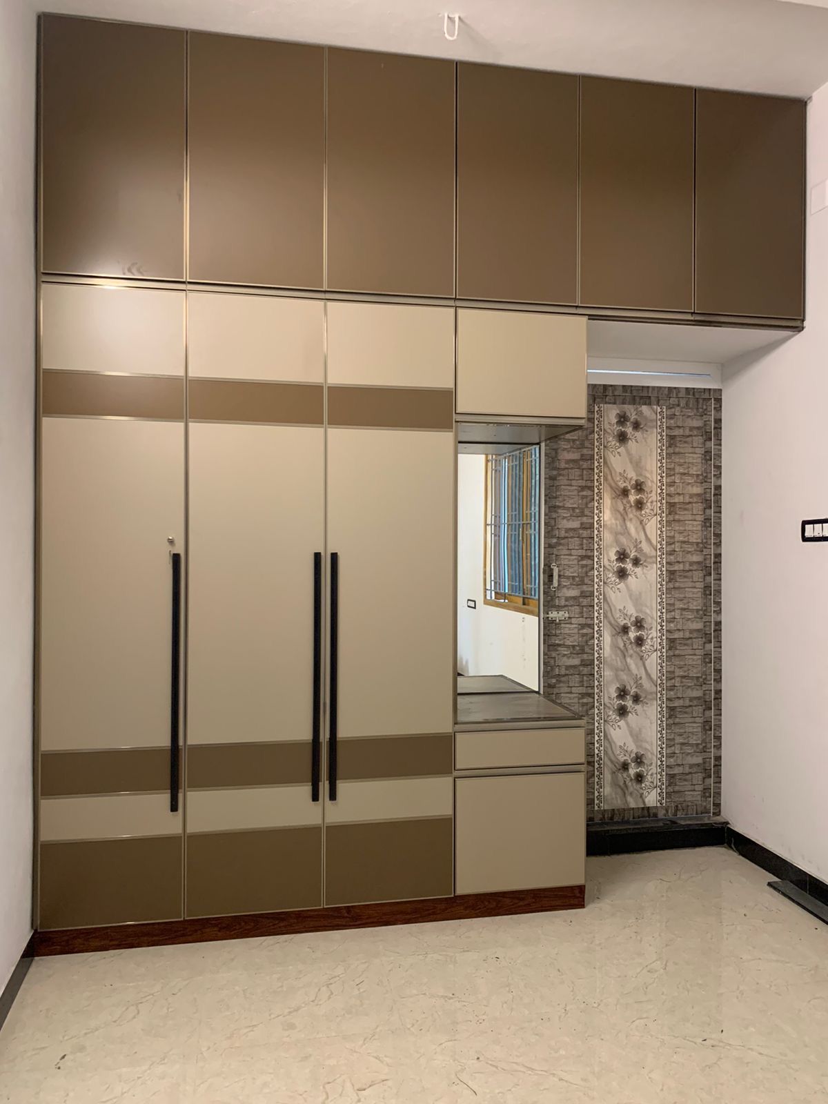 Aluminium Wardrobe & Loft